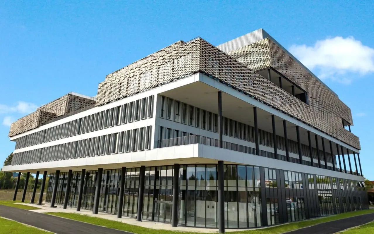 Office in Labège for lease Building Photo- Image 1 of 22