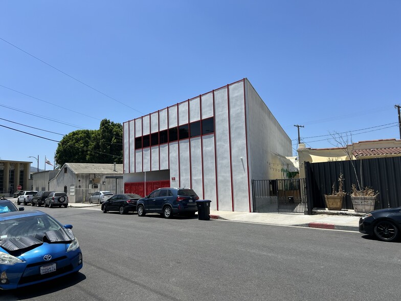 413 N Moss St, Burbank, CA for sale - Building Photo - Image 2 of 33