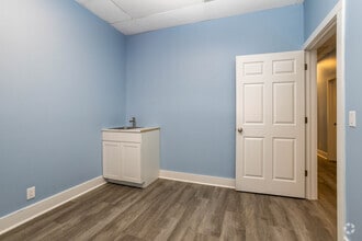 9505-9539 Q St, Omaha, NE for lease Interior Photo- Image 1 of 6