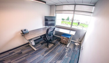 252 W Esplanade, North Vancouver, BC for lease Interior Photo- Image 1 of 5