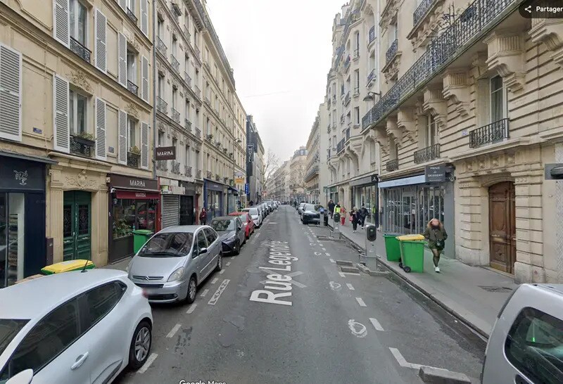 Retail in Paris for lease Building Photo- Image 1 of 4