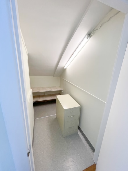 935 Washington St, Norwood, MA for lease - Interior Photo - Image 3 of 9