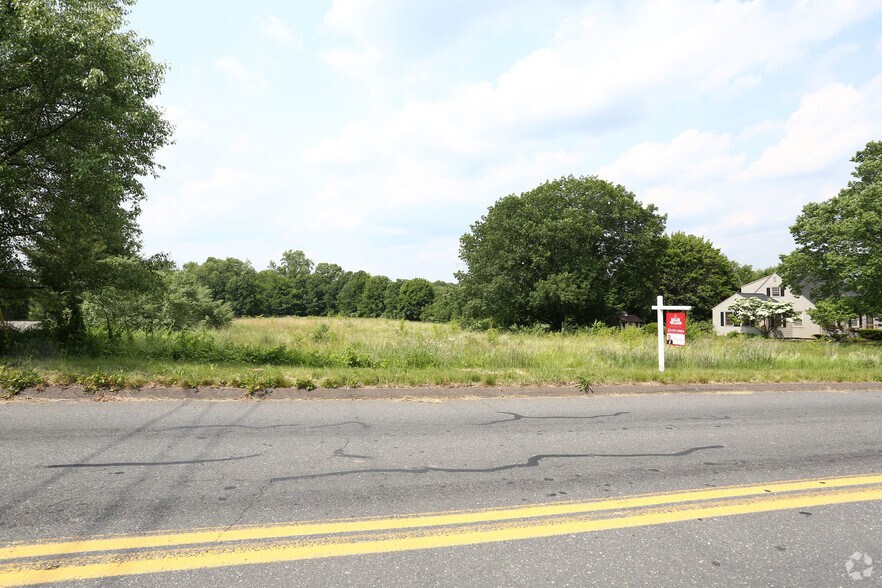 192 Shunpike Rd, Cromwell, CT 06416