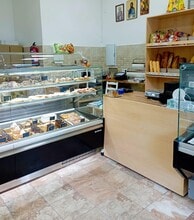 Retail in Madrid, Madrid for lease Interior Photo- Image 2 of 6