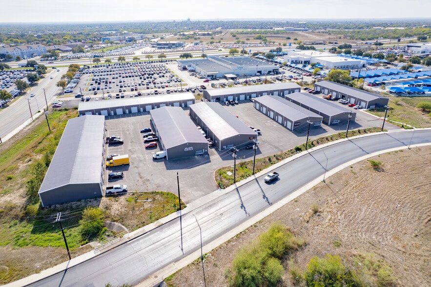 2203 Cascade Pky, San Antonio, TX for lease - Building Photo - Image 3 of 26