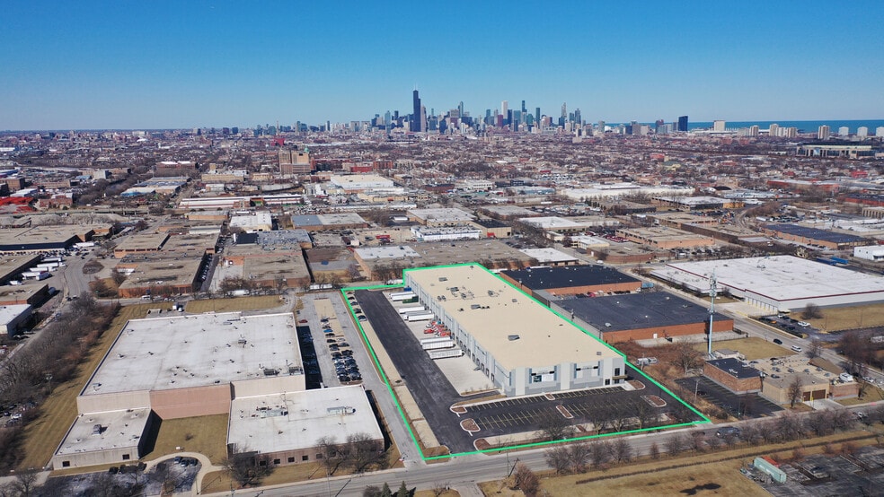 1032 W 43rd St, Chicago, IL for lease - Building Photo - Image 1 of 3