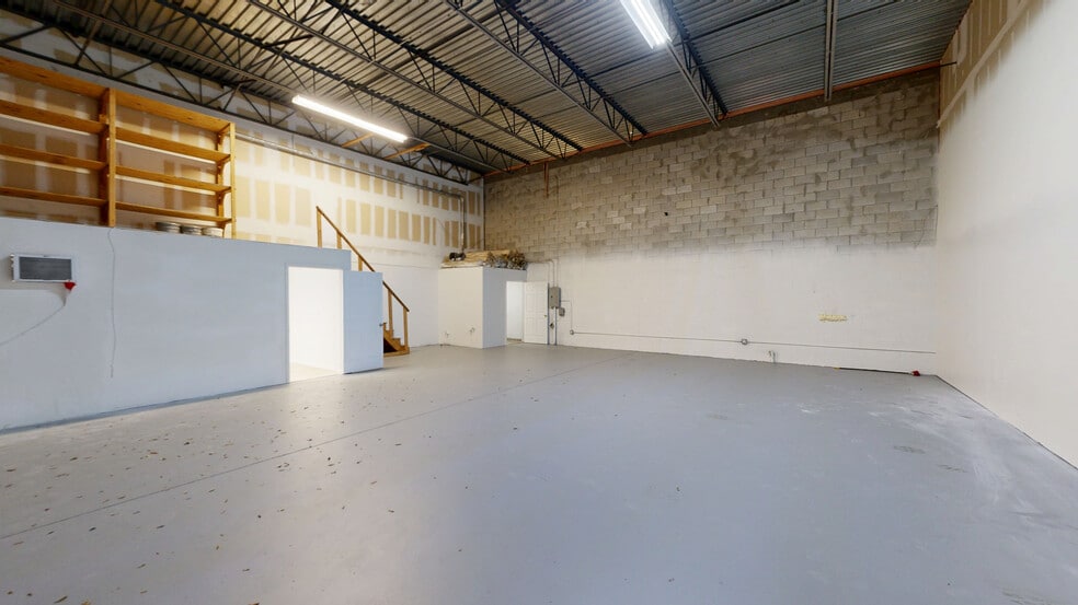 2155 NW Settle Ave, Port Saint Lucie, FL for lease - Matterport 3D Scan - Image 2 of 8