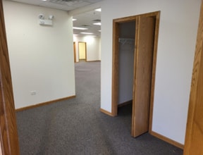 6833-6837 S Kingery Hwy, Willowbrook, IL for lease Interior Photo- Image 2 of 5