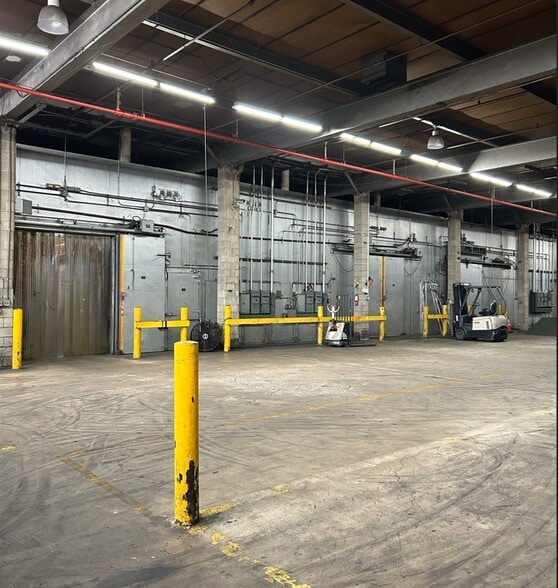 200 Stewart Ave, Brooklyn, NY for lease - Building Photo - Image 2 of 8