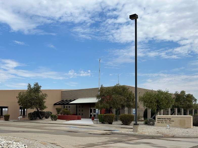 5203 Buena Vista Dr, Carlsbad, NM for lease - Building Photo - Image 2 of 25