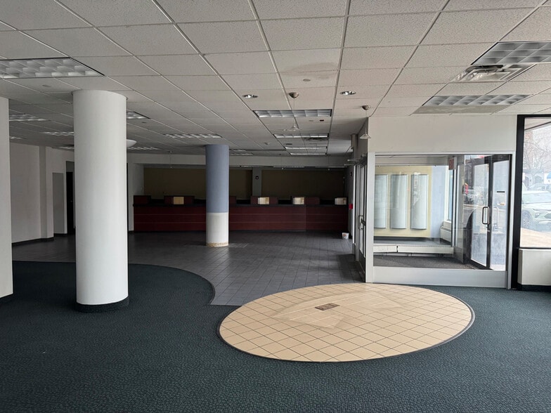 6401 Grand Ave, Maspeth, NY for lease - Interior Photo - Image 3 of 8