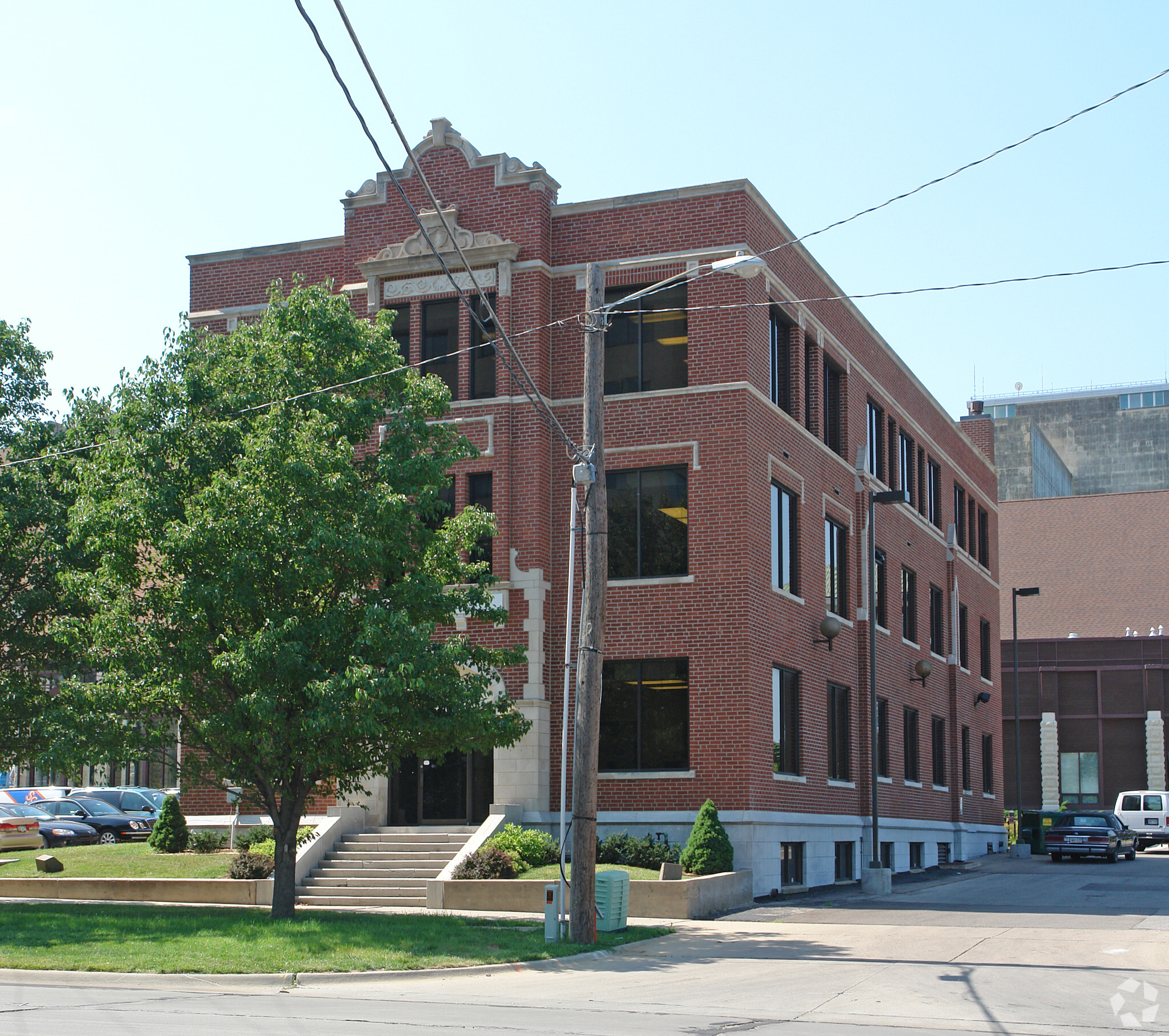 415 SW 8th St, Topeka, KS for lease Primary Photo- Image 1 of 3