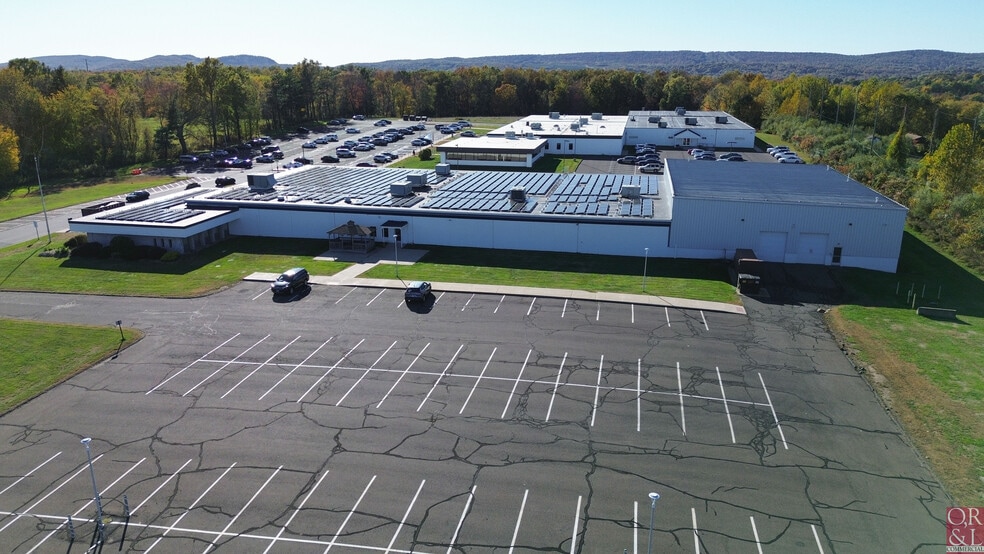 2055 S Main St, Middletown, CT for lease - Building Photo - Image 2 of 25