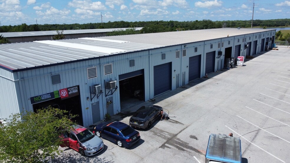 5250-5275 Giron Cir, Kissimmee, FL for lease - Building Photo - Image 3 of 21