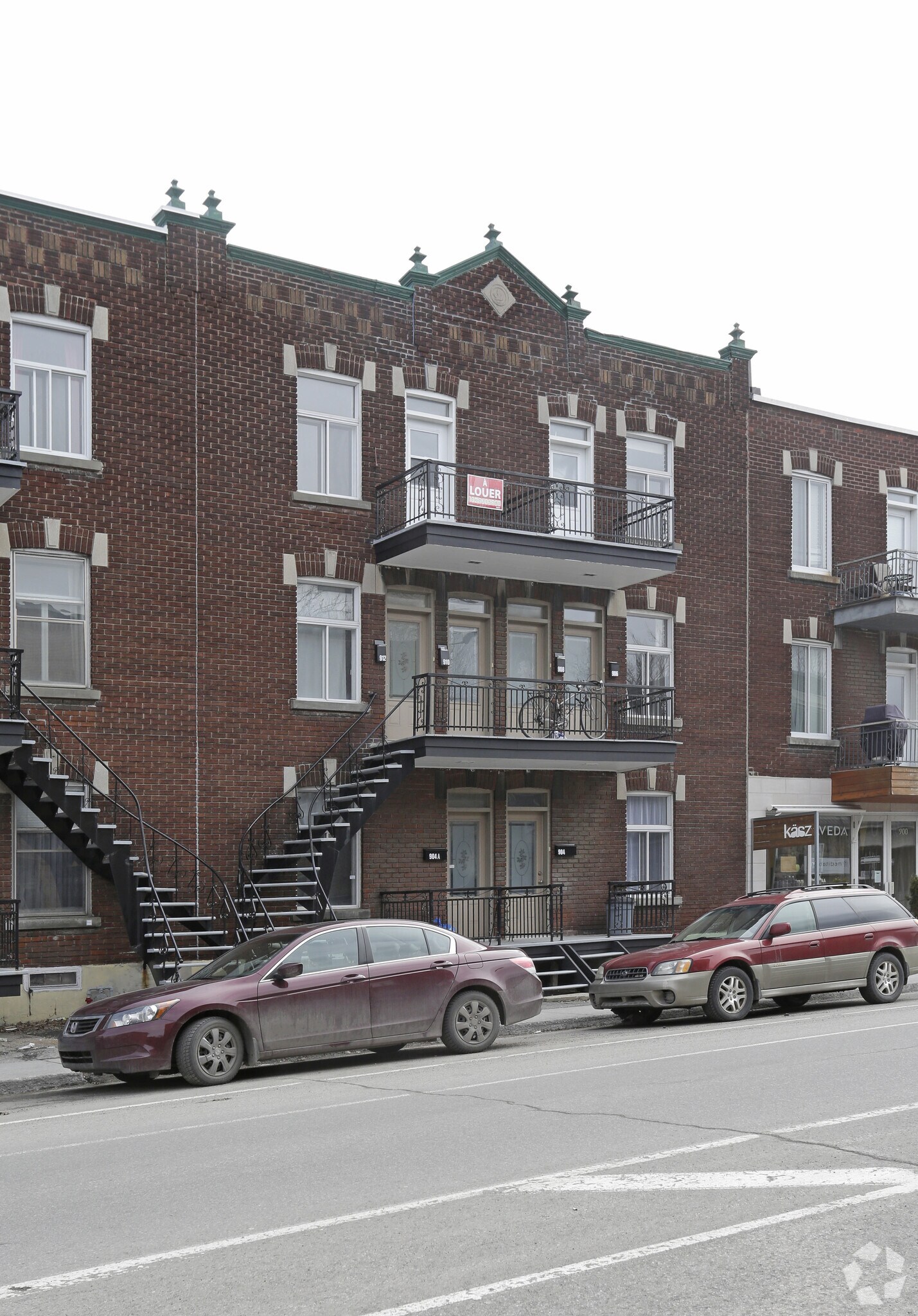904-912 Av Laurier E, Montréal, QC for sale Primary Photo- Image 1 of 1