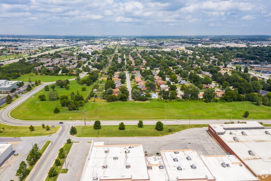 Tulsa Commons portfolio of 8 properties for sale on LoopNet.com - Building Photo - Image 3 of 13