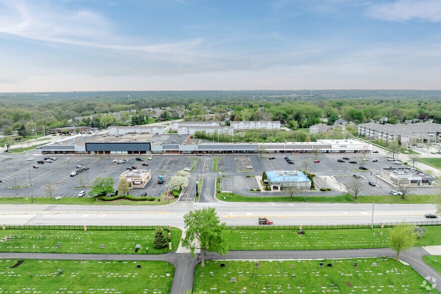 503-581 Dundee Rd, East Dundee, IL for lease - Aerial - Image 2 of 3