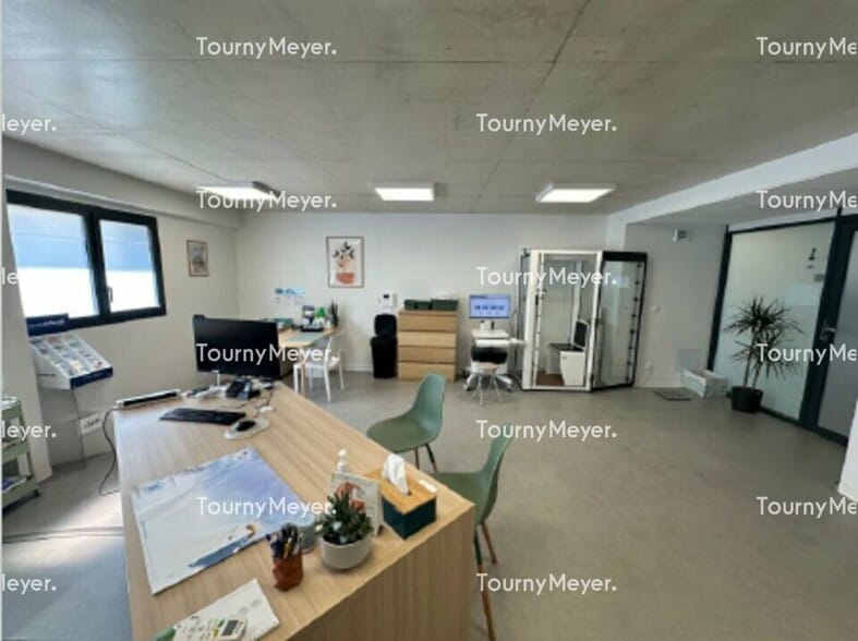 3 Rue Louis Breguet, Jacou for lease - Interior Photo - Image 1 of 3