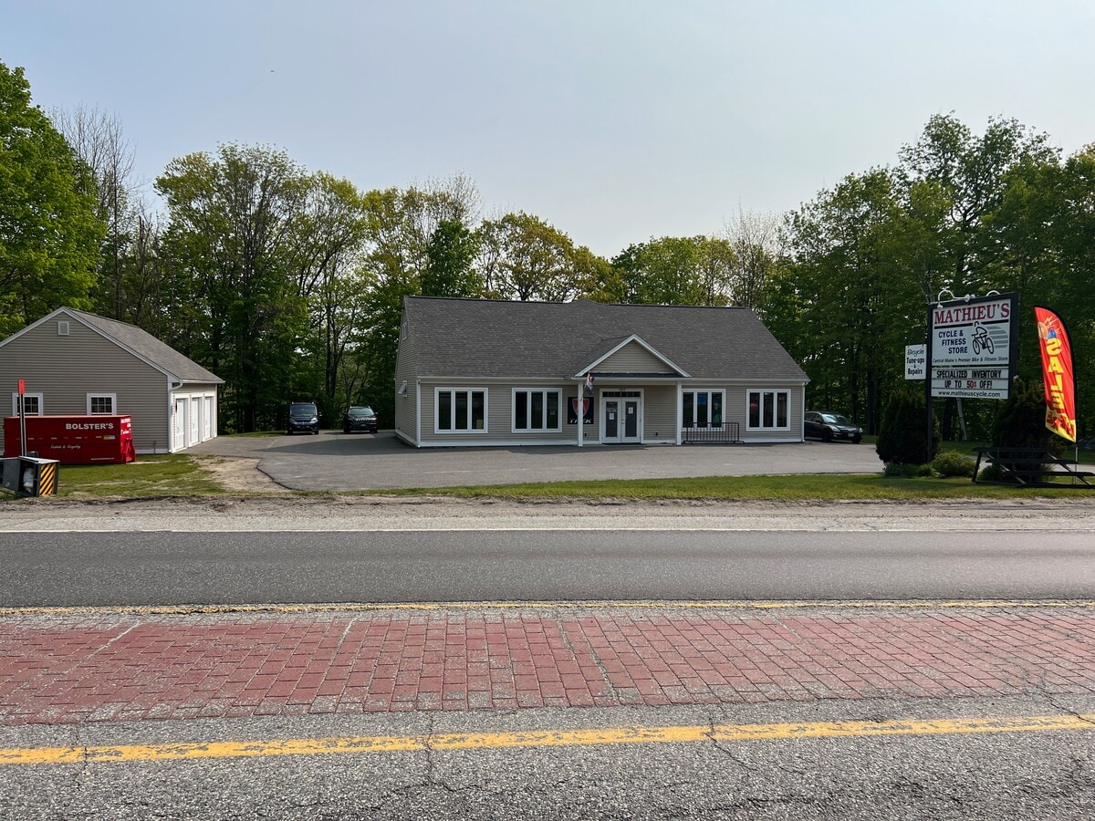 727 Maine Ave, Farmingdale, ME 04344