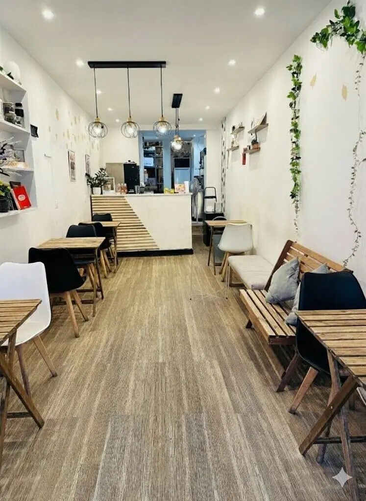 Location Commerce 70 m² - Photo 1