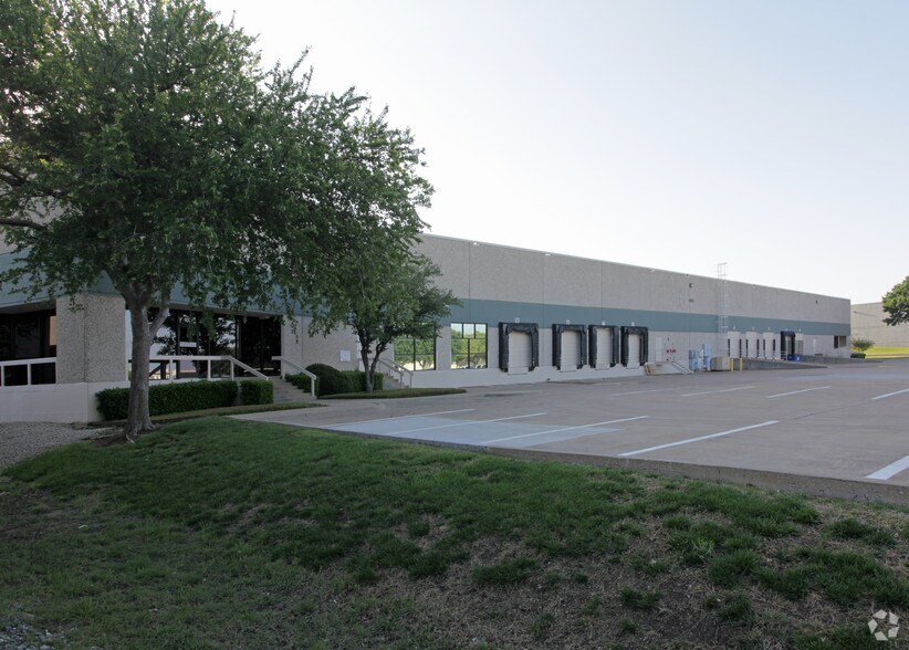 1150 Hayden Dr, Carrollton, TX for lease - Building Photo - Image 1 of 3