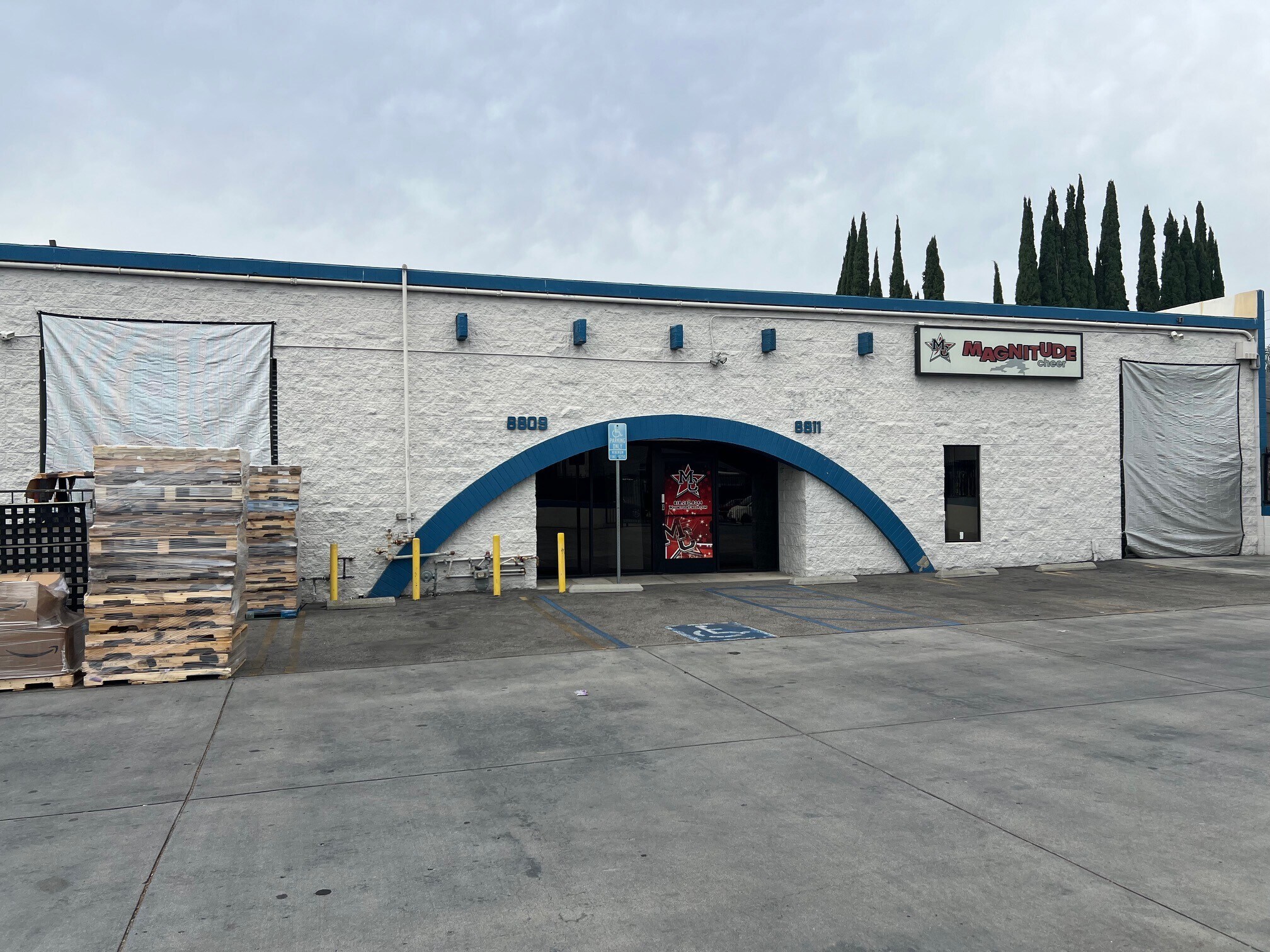 8803-8811 Amigo Ave, Northridge, CA for lease Building Photo- Image 1 of 19