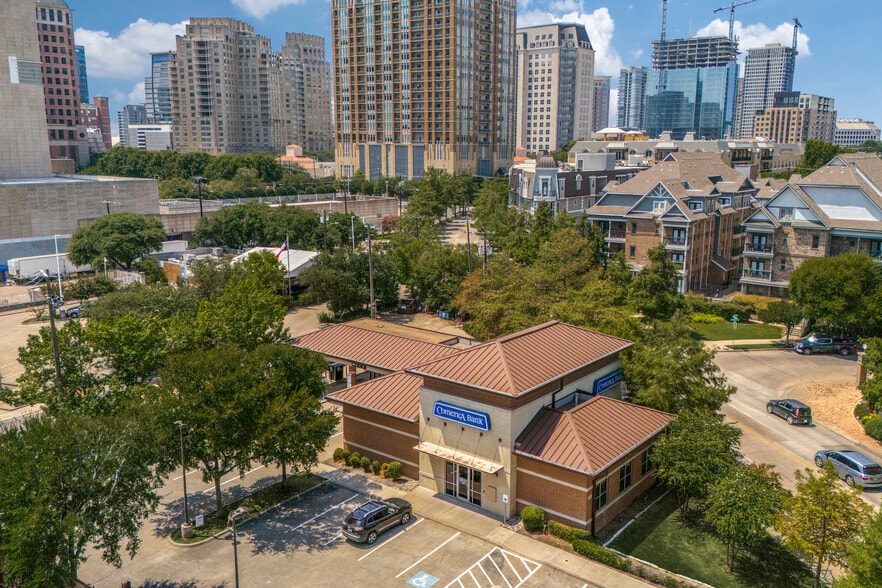 2121 Maple Ave, Dallas, TX for lease - Building Photo - Image 2 of 6
