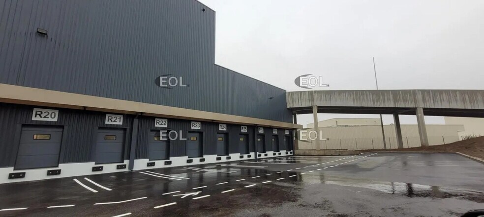 Industrial in Corbas for lease - Building Photo - Image 2 of 9