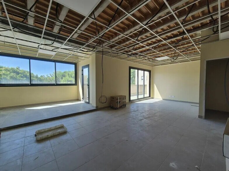 Office in Castelnau-le-Lez for lease - Building Photo - Image 1 of 6