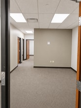 300 Chapel Harbor Dr, Pittsburgh, PA for lease Interior Photo- Image 1 of 12