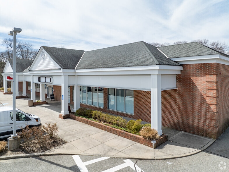 107-115 S Country Rd, Bellport Village, NY for lease - Building Photo - Image 2 of 5