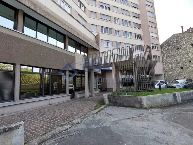 Multifamily in Melun for sale - Building Photo - Image 2 of 2