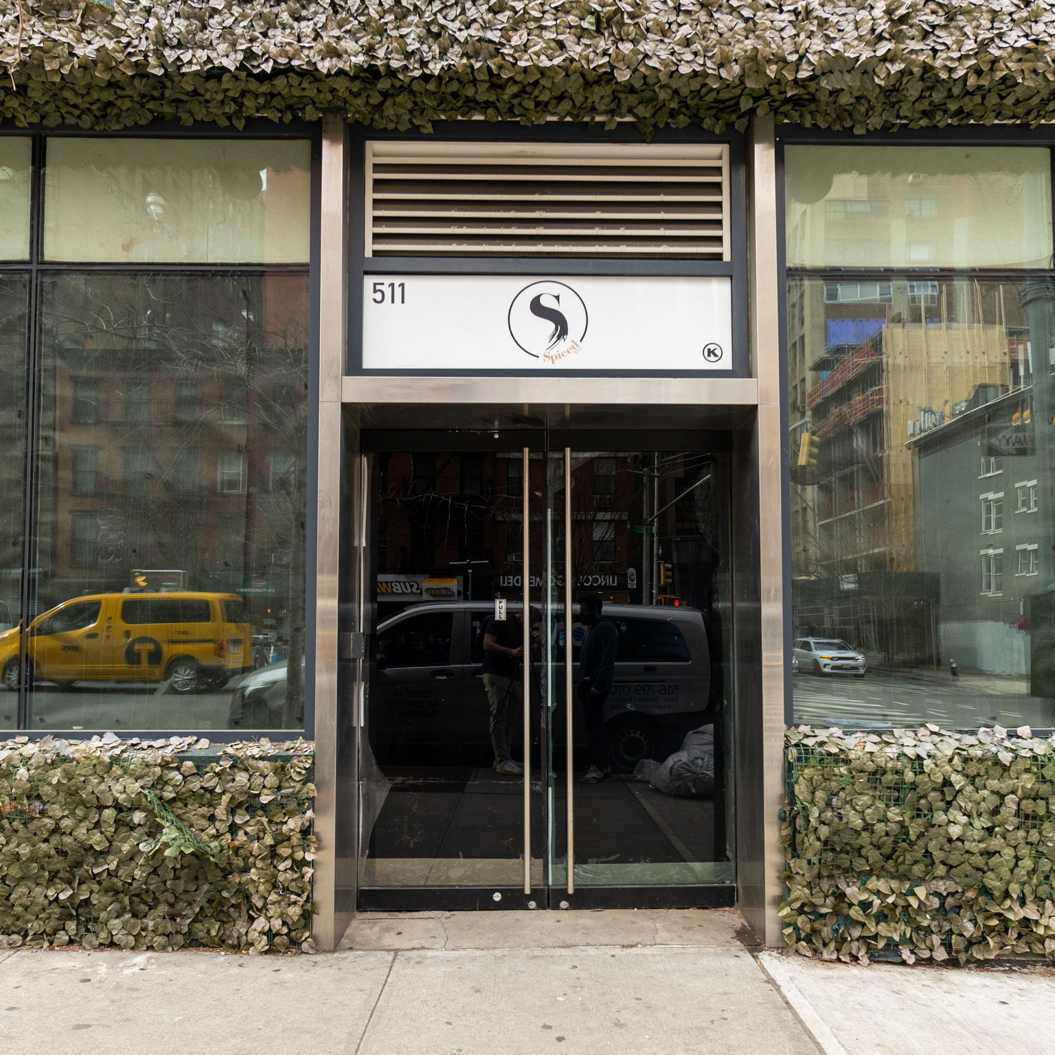 515 9th Ave, New York, NY for lease Building Photo- Image 1 of 8