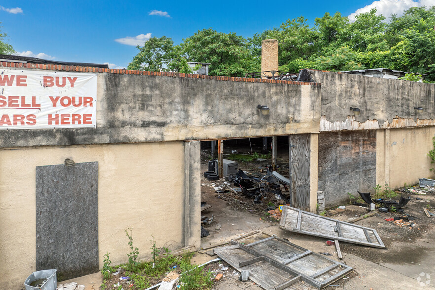 2204 Frederick Ave, Baltimore, MD for sale - Building Photo - Image 2 of 10