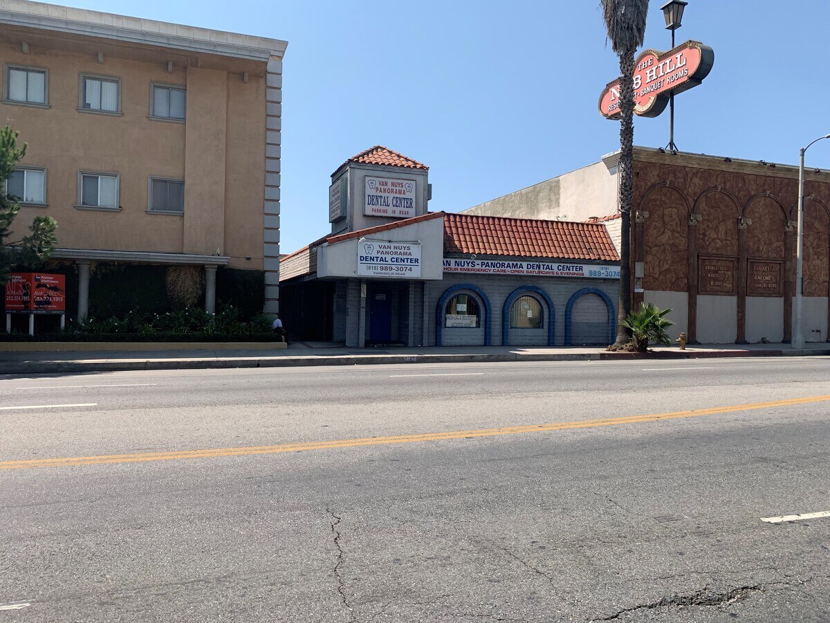 8227 Van Nuys Blvd, Panorama City, CA 91402