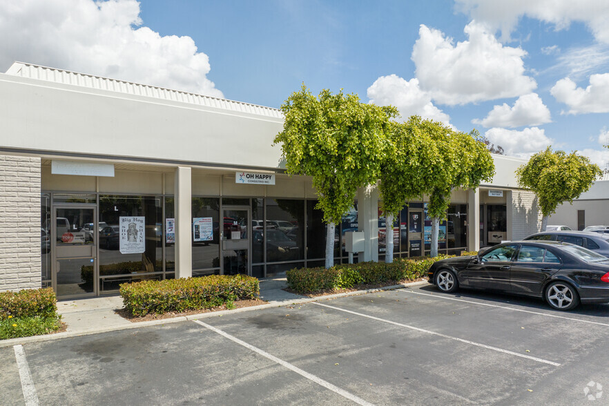 20710 S Leapwood Ave, Carson, CA for lease - Building Photo - Image 1 of 23