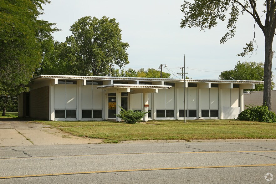 24126 Goddard Rd, Taylor, MI 48180