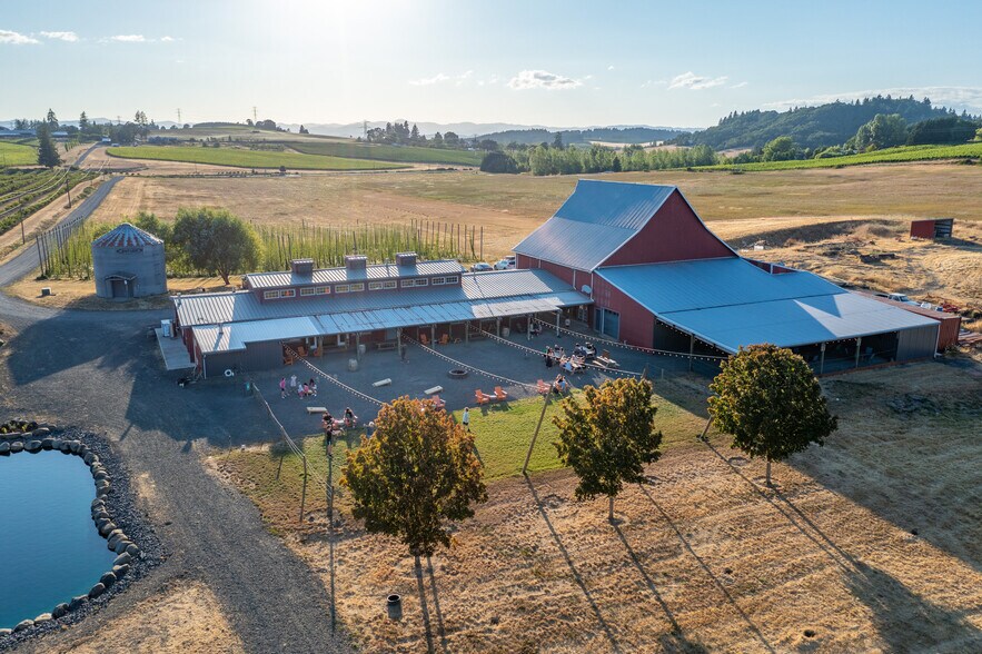 10280 NE Abbey Rd, Carlton, OR for sale - Primary Photo - Image 1 of 1