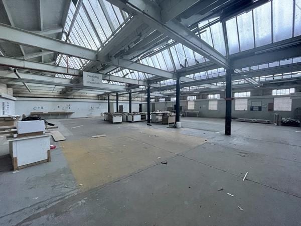 Spring Hall Grv, Halifax for lease Interior Photo- Image 1 of 4