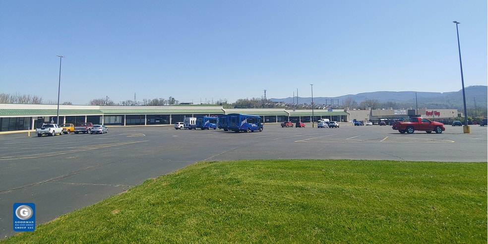 800 E Main St, Wytheville, VA for lease - Primary Photo - Image 2 of 2