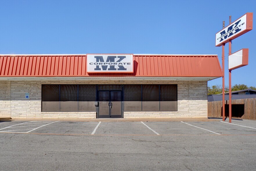 206 W Bedford Euless Rd, Hurst, TX 76053