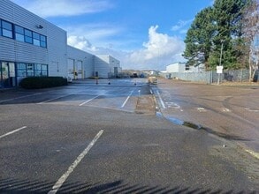 304a-304b Pywell Rd, Corby for lease Building Photo- Image 2 of 5