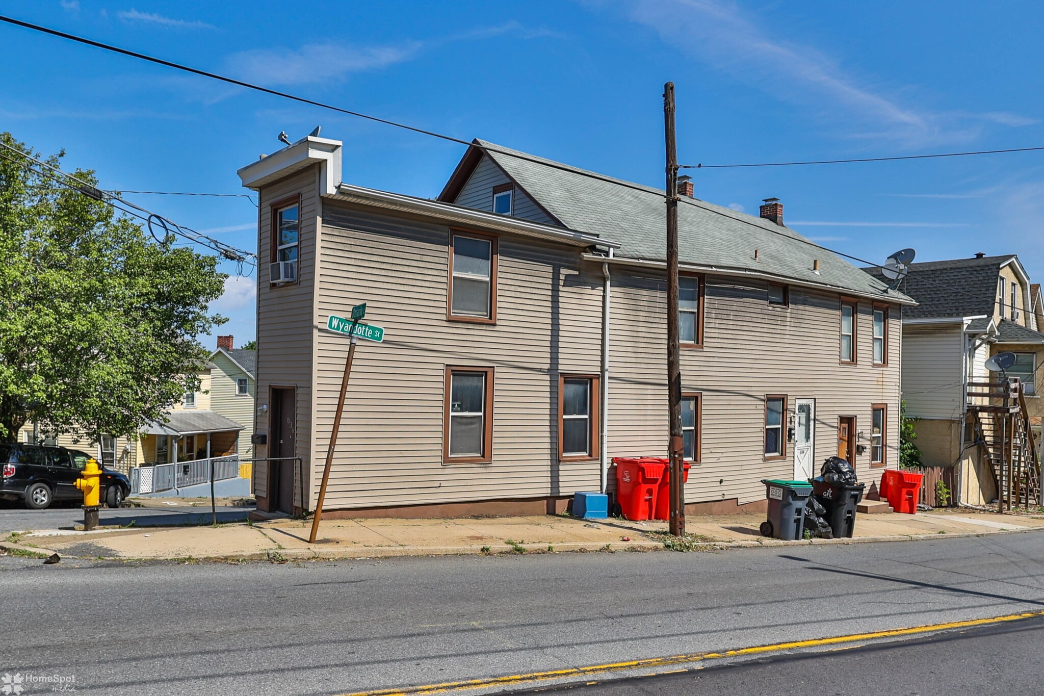 832 Wyandotte St, Bethlehem, PA for sale Primary Photo- Image 1 of 1