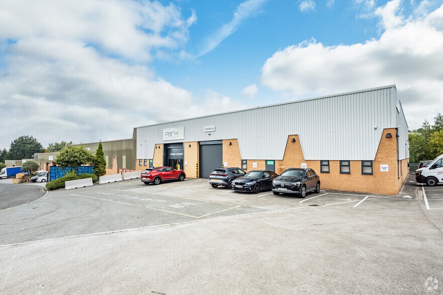 Pitcliffe Way, Bradford for sale - Primary Photo - Image 1 of 1