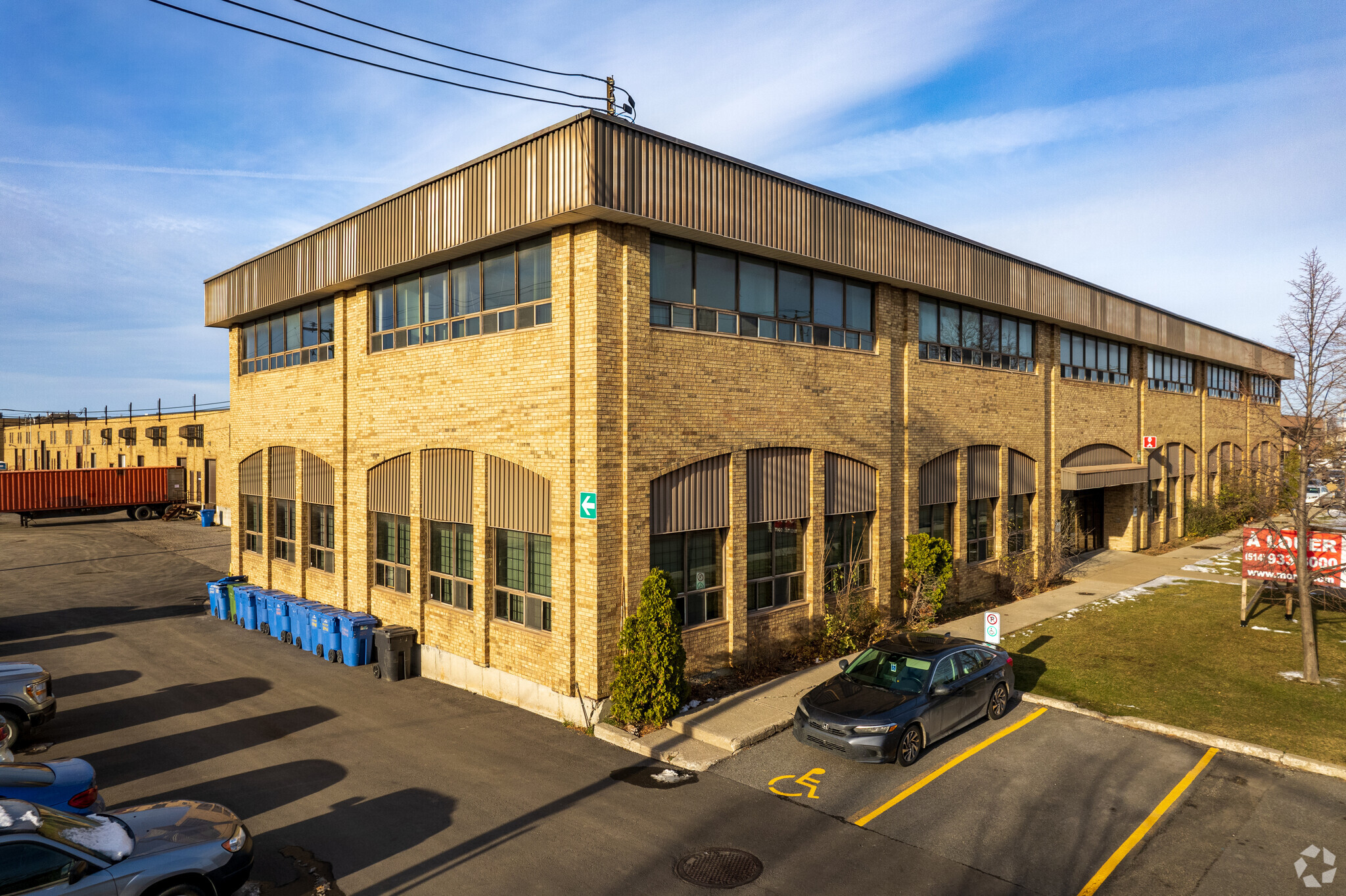 8104-8170 Ch Montview, Mt Royal, QC for lease Primary Photo- Image 1 of 6