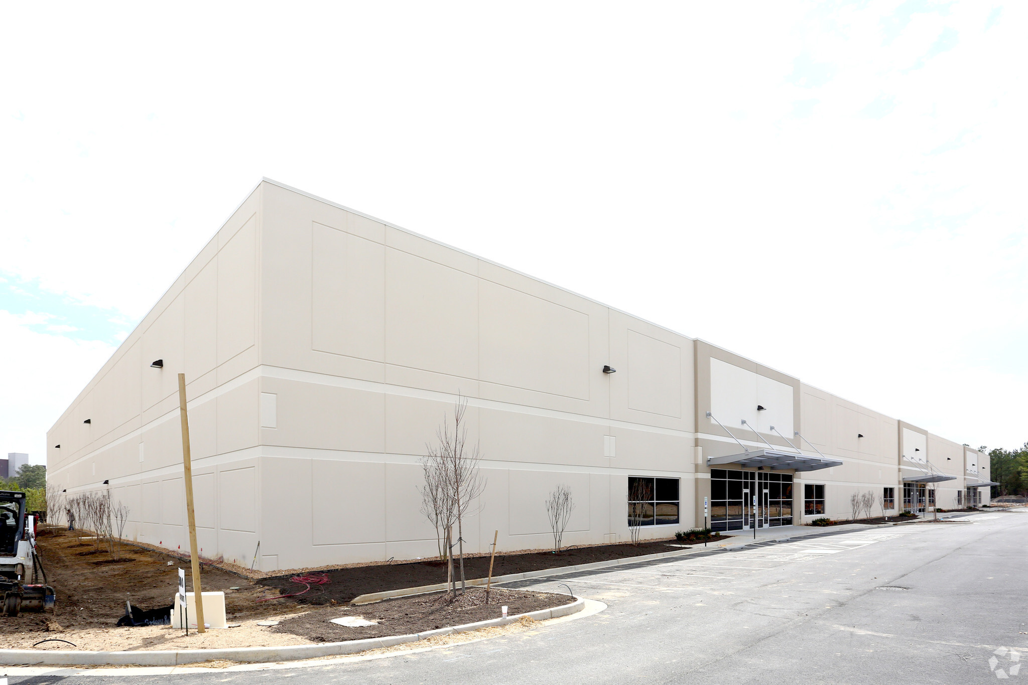 5800-5850 Eastport Blvd, Richmond, VA for lease Building Photo- Image 1 of 5