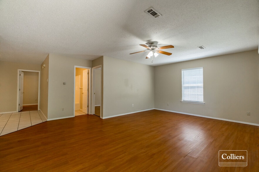 523 S Dockery Ln, Fayetteville, AR for sale - Building Photo - Image 3 of 8