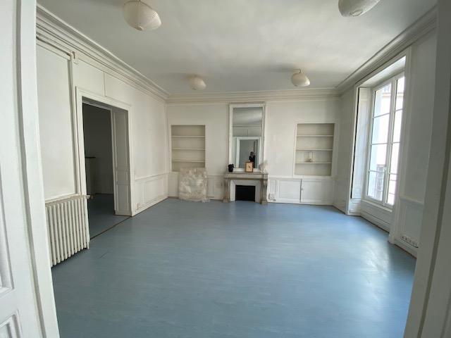 Office in Paris for lease - Interior Photo - Image 2 of 6