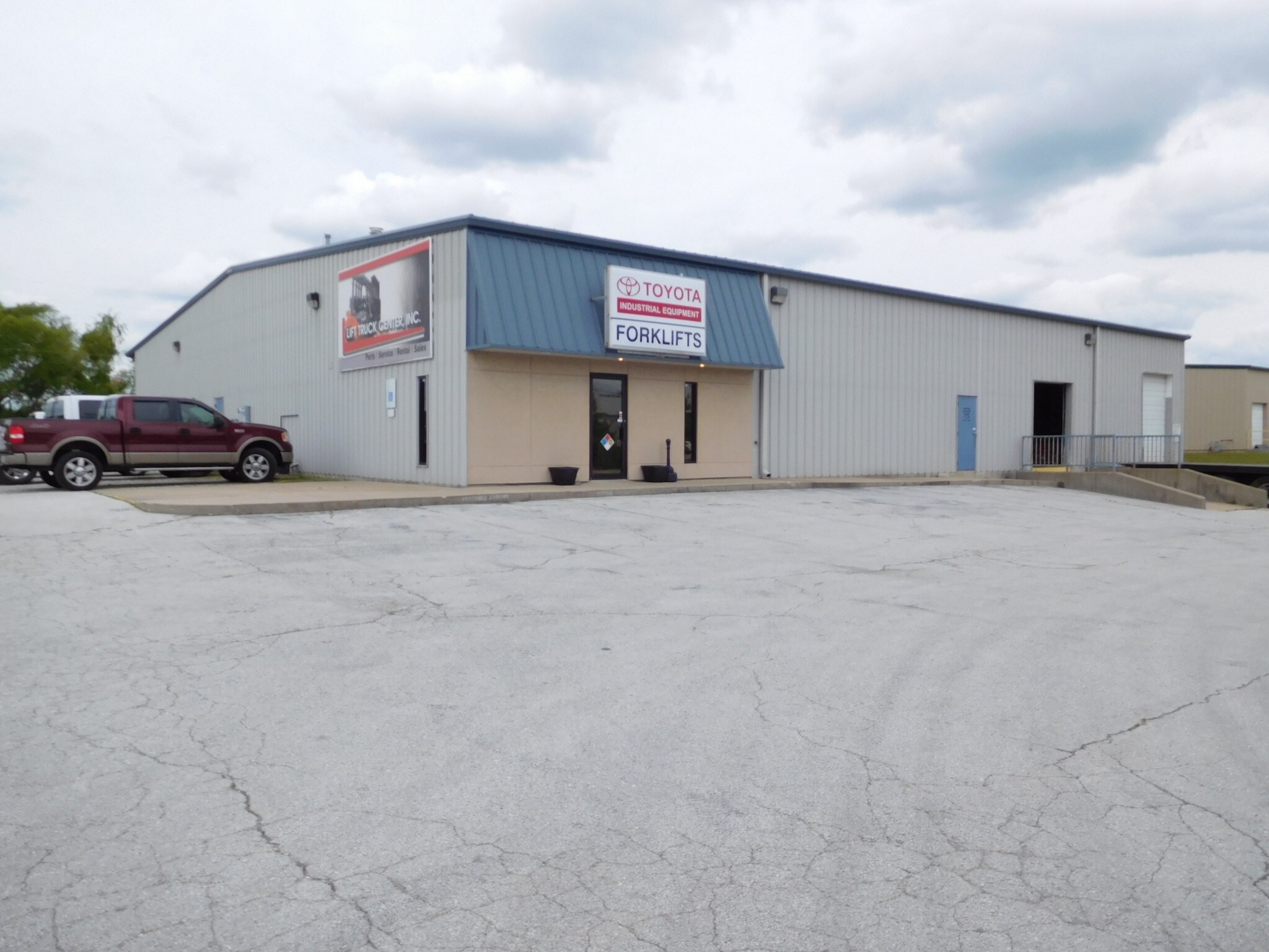 733 N Miller Rd, Springfield, MO for sale Building Photo- Image 1 of 1