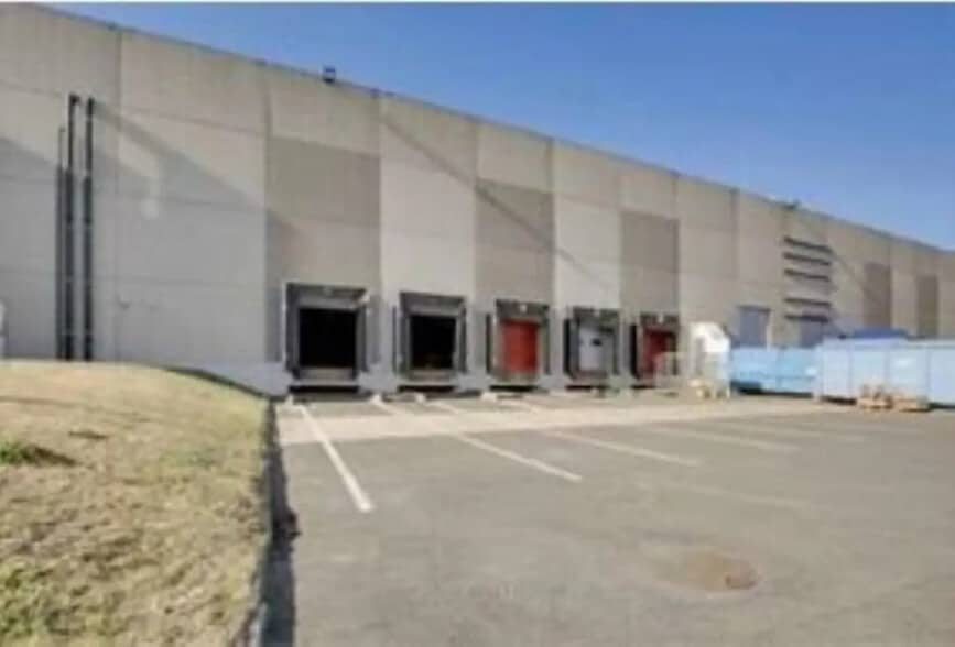 Industrial in Marly-la-Ville for lease - Building Photo - Image 3 of 7